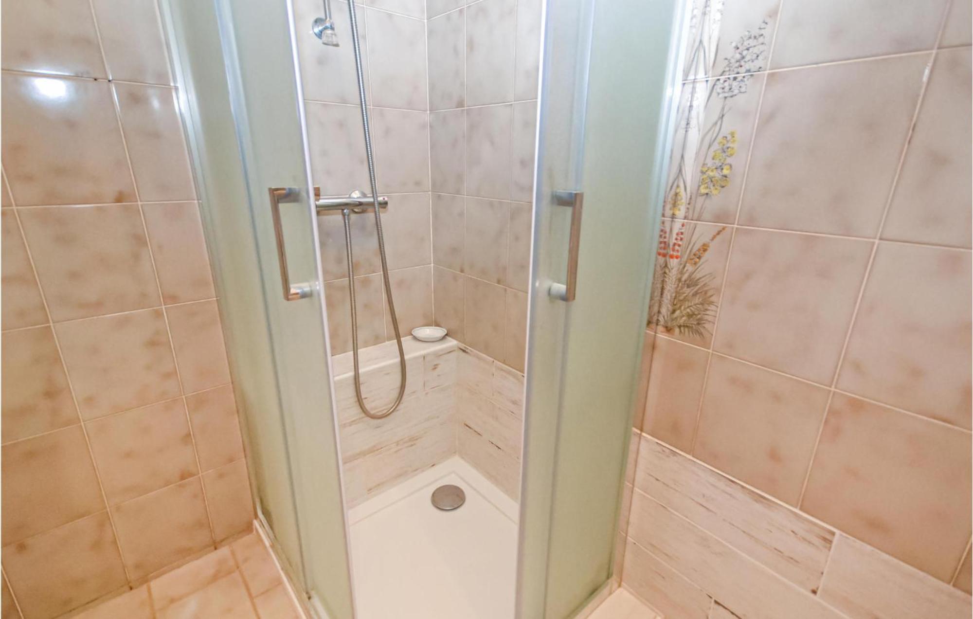 1 Bedroom Pet Friendly Home In Entrechaux Eksteriør bilde