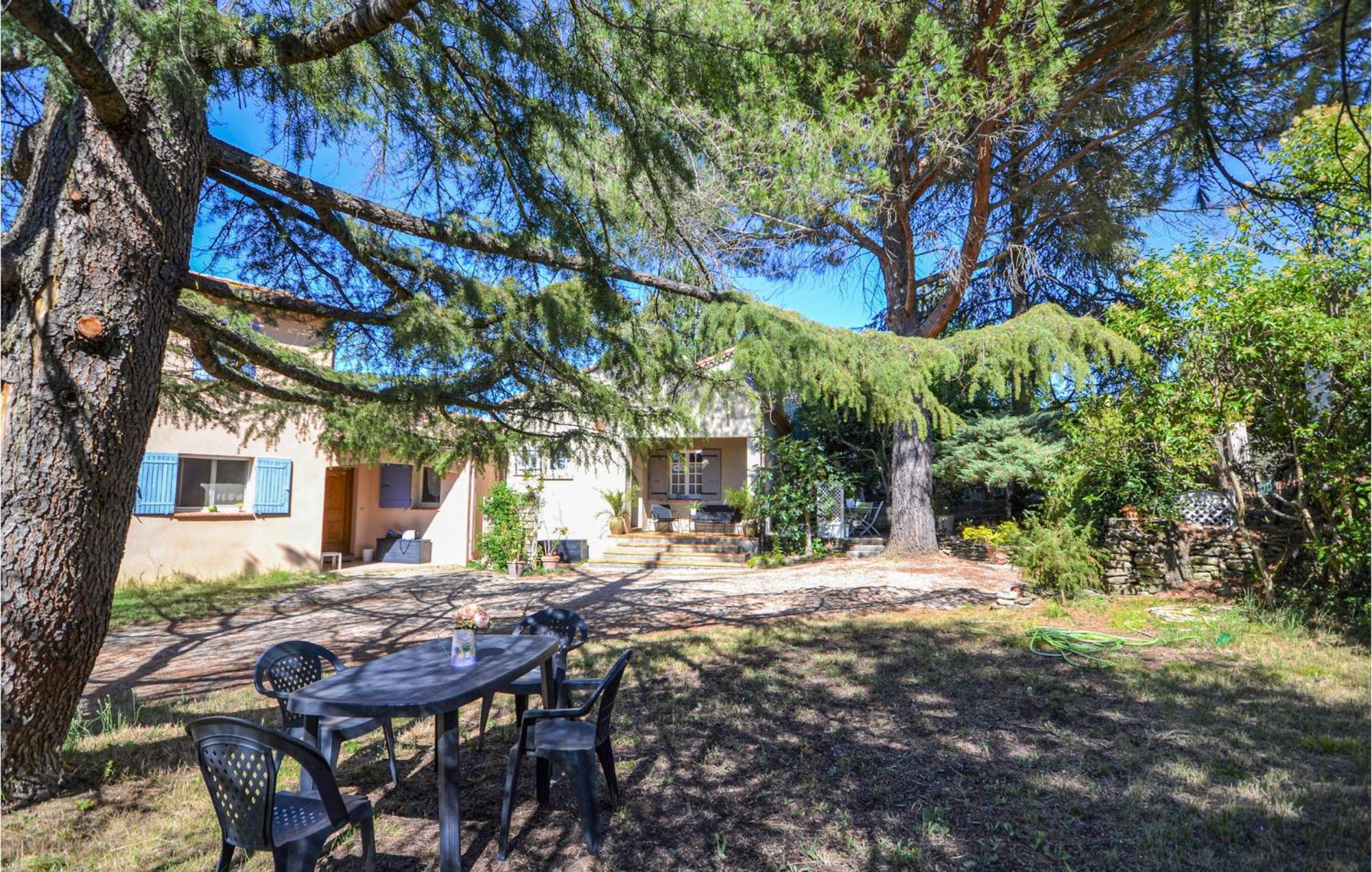 1 Bedroom Pet Friendly Home In Entrechaux Rom bilde